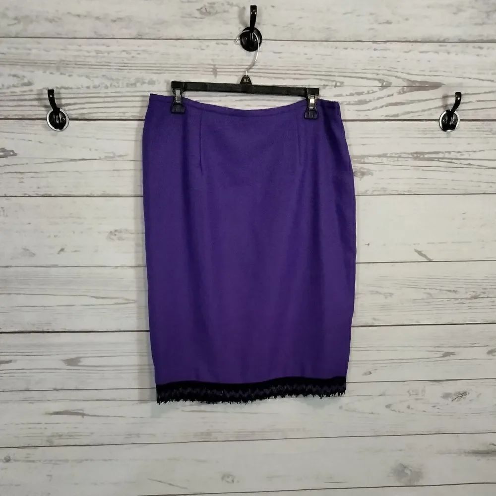 "Laura Henson" woman's skirt 